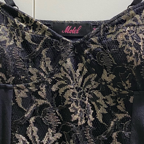 Motel Black and Gold Floral Print Corset Bustier Style Mini Dress Pleated Skirt - Picture 2 of 2